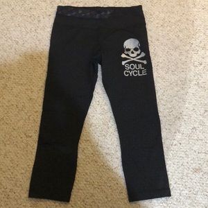 SoulCycle Lululemon run inspire crop size 6